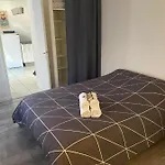 Les D'albatre, Le 56 Apartment