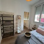Les D'albatre, Le 56 Apartment *