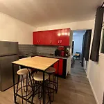 Les D'albatre, Le 56 Apartment