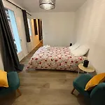Les D'albatre, Le 56 Apartment