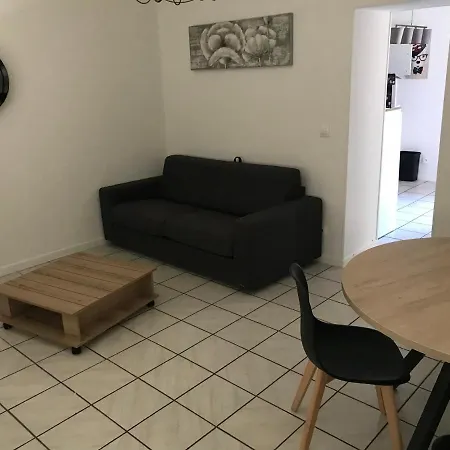 Les D'albatre, Le 56 Apartment