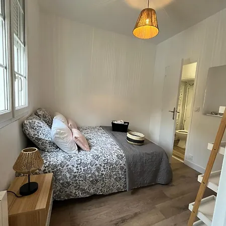 Les D'albatre, Le 56 Apartment *