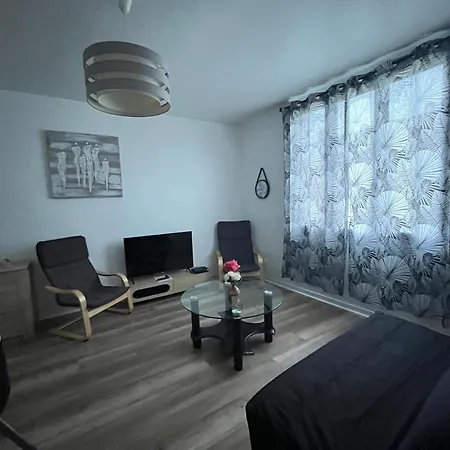 Les D'albatre, Le 56 Apartment