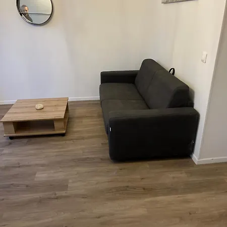 Les D'albatre, Le 56 Apartment