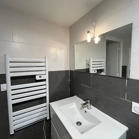 Les D'albatre, Le 56