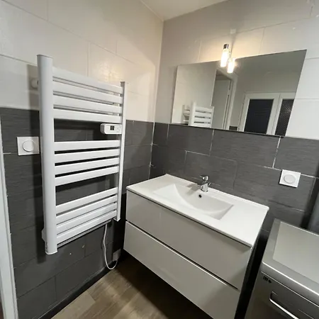 Les D'albatre, Le 56 Apartment *