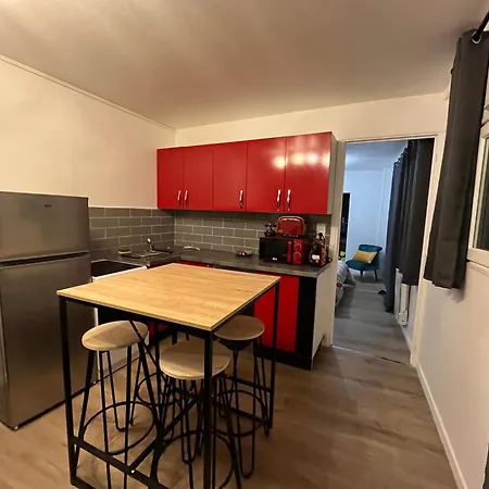 Les D'albatre, Le 56 Apartment